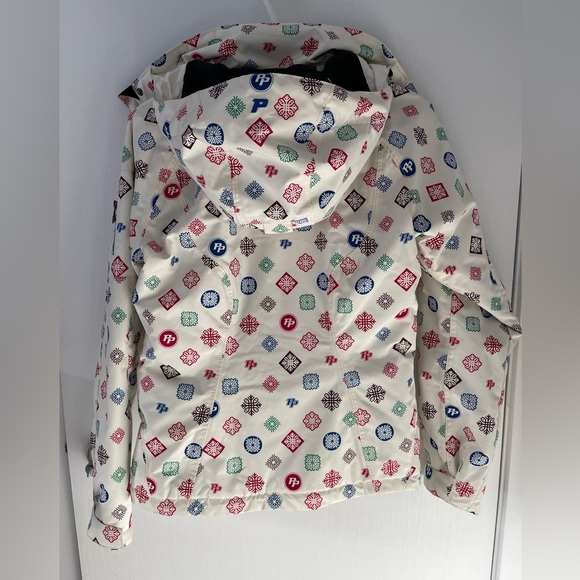 Peak Performance Woman’s Winter Jacket - Picture 2 of 10